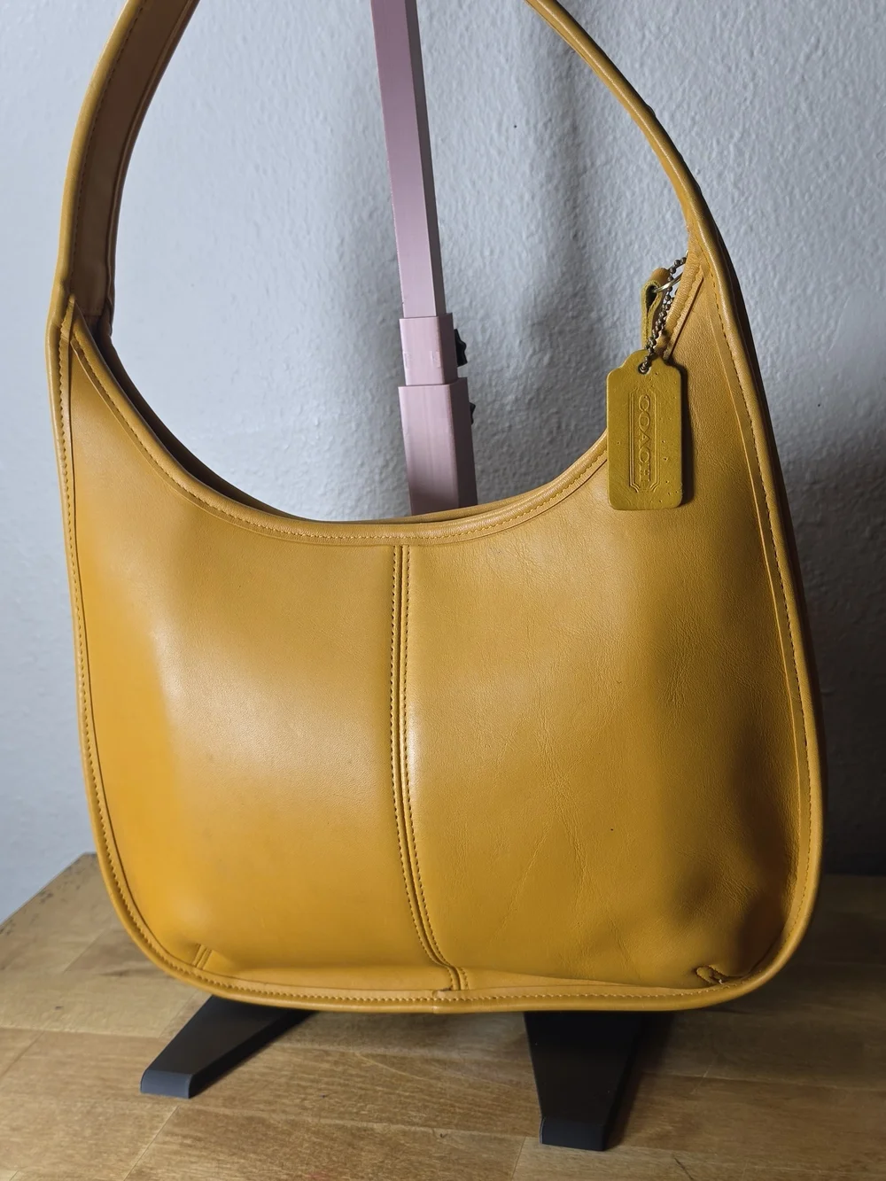 Vintage Coach Ergo Zip 9025 Yellow Glove-Tanned Leather Shoulder Bag – 1997 USA